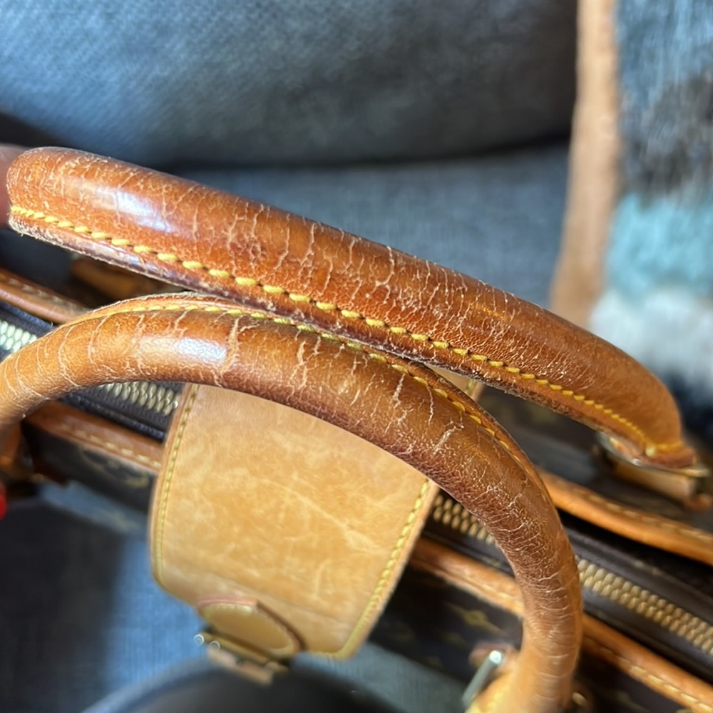 AUTHENTIC Louis Vuitton Rivoli briefcase Monogram, lock keys, luggage tag - Picture 11 of 17